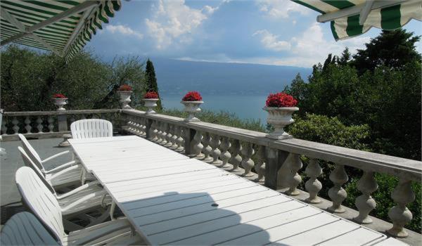 Villa Pinetina Gargnano Exterior photo